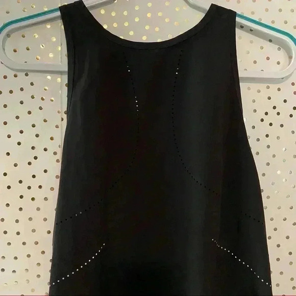 Lululemon Black Top - Picture 3 of 10